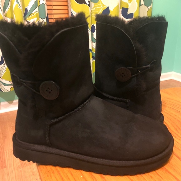 UGG Shoes - Black Uggs